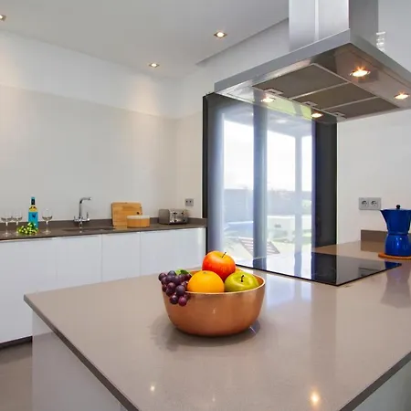 Zanata With Air Conditioning And Hot Tub *